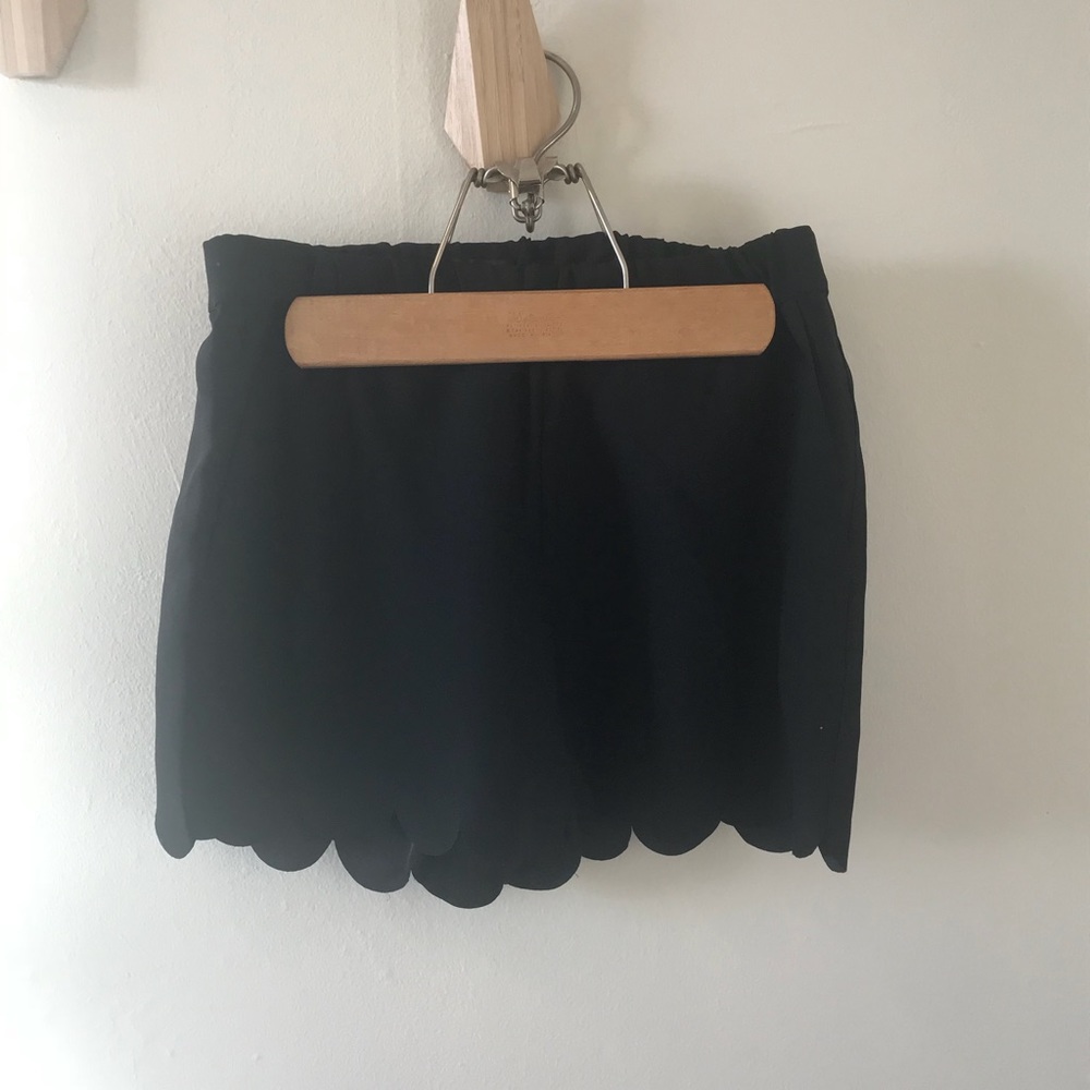 Scalloped edge black Madewell shorts